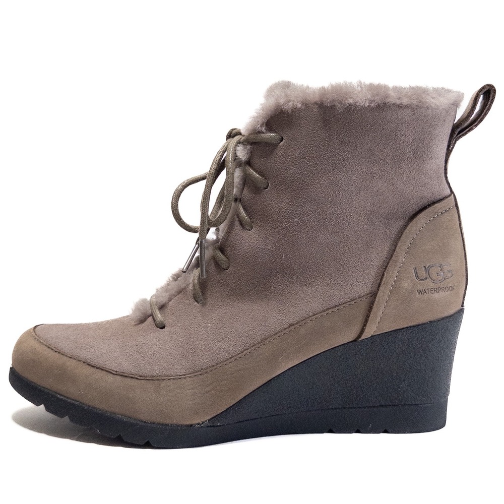 UGG Brigit Wedge Boots Women's Size 7.5 Waterproof Suede Lace Up Fur‎ Lined
